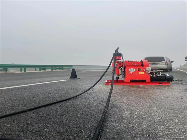 马关马路路基路面开裂下沉注浆加固灌浆